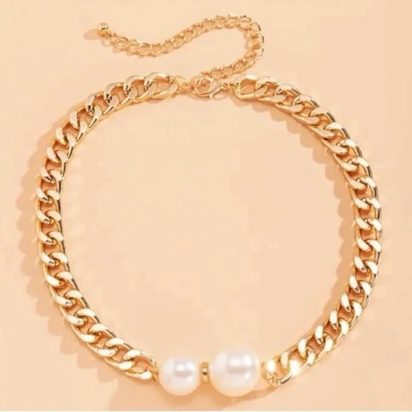 Ginevra Pearl Gold Chain Statement Necklace - Picture 3 of 11